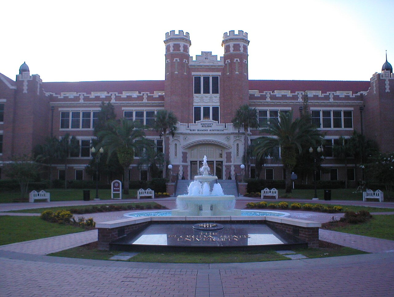 佛罗里达州立大学校园实景:FSUWestcottBuilding